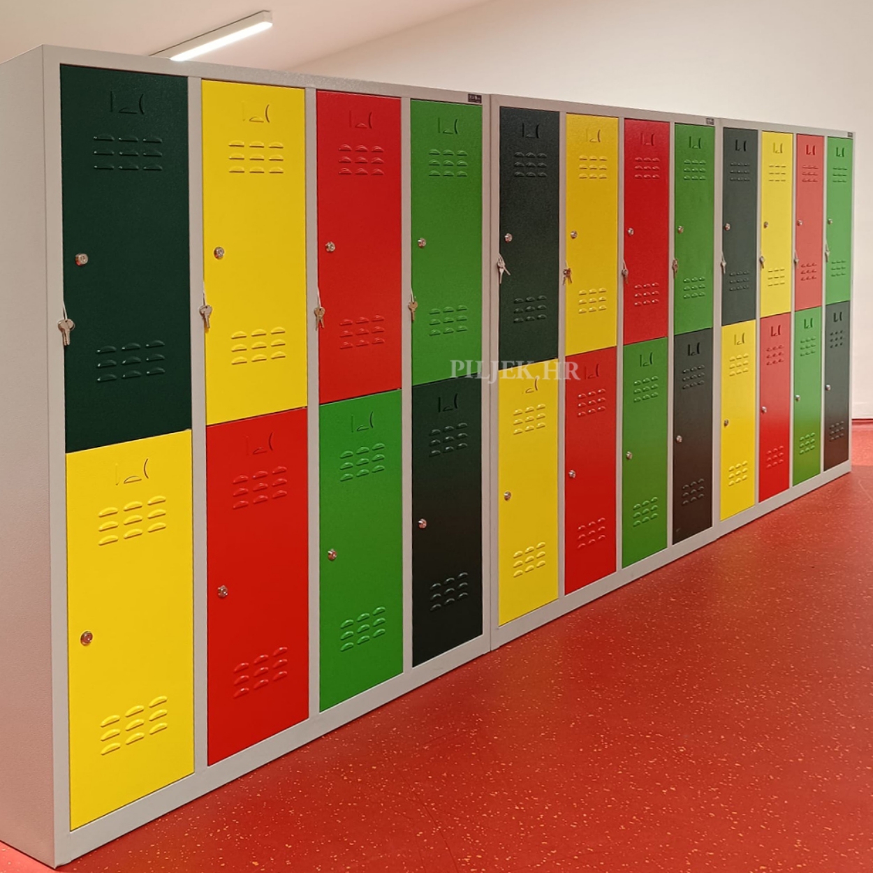 Isporuka više od 600 šarenih ormarića u Varaždinsku županiju Isporuka više od 600 šarenih ormarića u Varaždinsku županiju